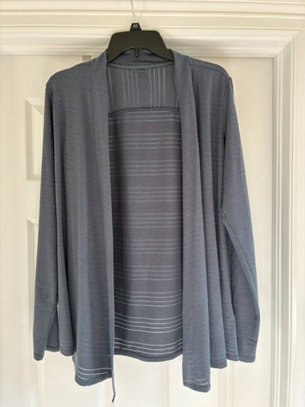 Kuhl navy blue relaxed cardigan, size Medium